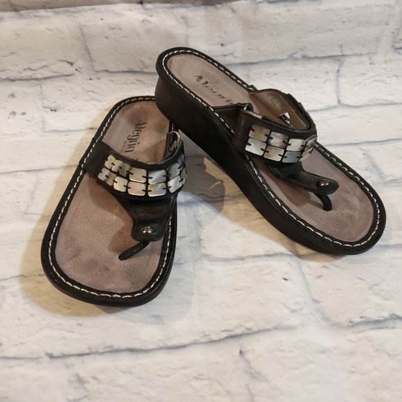 Alegria Black and Sea Shells Sandals with Comfort Cushioning - Picture 1 of 7